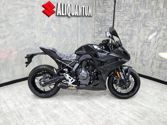 SUZUKI GSX-8R 